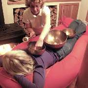Stefanie Jerusalem - Cranio-sakrale Osteopathie - Klangtherapie-mit-Therapieklangschalen