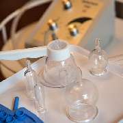 Stefanie Jerusalem - Cranio-sakrale Osteopathie - Schröpfgläser