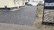 Straßen und Tiefbau Foth - Garagenzufahrt auf Privataußenanlage. Günstiges Material technisch dauerhaft verbaut.