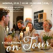 Stulz-mode:genuss:leben - stulz Event on tour mit dem Bus fahren wir mit Kunden zusammen zur Wein- und Gin Probe...Danach entscheiden wir zusammen, was wir in unser Sortiment aufnehmen. Hier ist der Tisch bei Wein Moment!