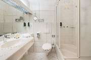 Sure Hotel by Best Western Rhoen Garden - Guest room bath