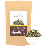 TeaClub - Dieser Darjeeling First Flush Schwarztee mit der Blattgradierung FTGFOP1 wird an den Südhängen des Himalayas angebaut. Die Ernte der ersten zarten Teetriebe erfolgt zwischen März und April. Ein guter Darjeeling First Flush wie dieser zeichnet si