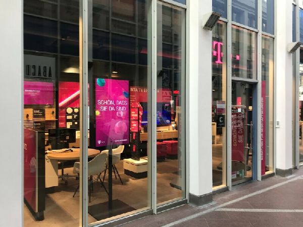 Telekom Shop - GALLERY
