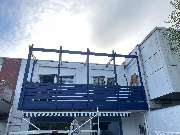 Tischlerei Hennemann - Tischlerei Hennemann fortgeschrittener Aufbau eines Holz-Balkons, perfekte Darstellung handwerklicher Außenbauarbeiten und langlebiger Holzarchitektur.