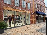 Tommy Hilfiger Outlet - GALLERY