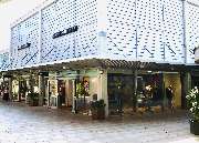 Tommy Hilfiger Outlet - GALLERY