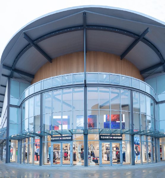 Tommy Hilfiger Outlet - GALLERY