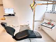 Traumlächeln Berlin - Behandlungszimmer mit moderner Ausstattung bei Traumlächeln Berlin