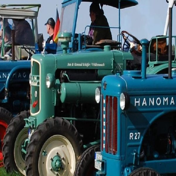 Treckergarage - GALLERY