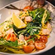 Treehouse Restaurant Erlangen - Nudeln mit Hähnchen und Spinat