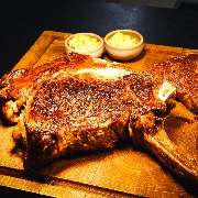 Treehouse Restaurant Erlangen - Tomahawk-Steak mit Beilagen