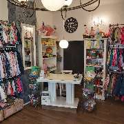 Two Hands for Kids I Kindermode Köln | Neu & Second Hand - GALLERY