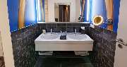 V8 Hotel Motorworld Region Stuttgart, BW Premier Collection by Best Western - Themeroom LIQUI MOLY Bathroom