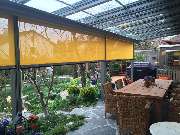 Vordermayer Wohnen mit Glas GmbH - Schiebedach mit integrierter Beleuchtung und Senkrechtbeschattungen