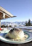 Weltcup-Hütte Ofterschwang - Germknödel mit Vanillesoße und Mohn.