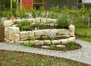 Werner Anderlik Garten- und Landschaftsbau GmbH - Trockenmauer für optische Gestaltungen im Garten_Werner Anderlik Garten- und Landschaftsbau GmbH