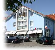 West-Apotheke - Aussenansicht der West-Apotheke