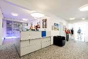 Zahnärzte in der Waldsiedlung | Wengel-Buns - Empfangstresen der Zahnärzte in der Waldsiedlung Wengel-Buns