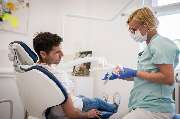Zahnarzt Berlin Mitte | FAMDENTAL - 