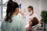 Zahnarzt Berlin Mitte | FAMDENTAL - 
