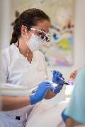 Zahnarzt Berlin Mitte | FAMDENTAL - 