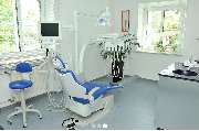 Zahnarzt | Dana Lucia Popa Schubert Zahnmedizin | München - Behandlungsstuhl Blau - Zahnarzt | Dana Lucia Popa Schubert Zahnmedizin | München