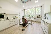 Zahnarzt Hornjak - Praxis im Rosensteinviertel Stuttgart - Zahnarzt Hornjak - Praxis im Rosensteinviertel Stuttgart - Behandlungszimmer