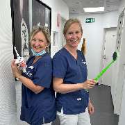 Zahnarztpraxis Larsen - lena u Heike 2.jpg