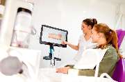 Zahnarztpraxis Oeltingsallee Dr. Kirschner und Kolleginnen - Digitale Zahnheilkunde in Pinneberg: Wir bieten modernste 3D-Zahnscans für präzise Diagnostik.